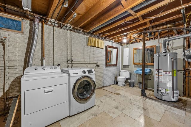 2422 Kilimanjaro Drive NE, Cedar Rapids, IA 52402
