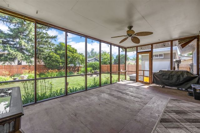 2422 Kilimanjaro Drive NE, Cedar Rapids, IA 52402