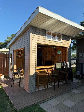 2422 Kilimanjaro Drive NE, Cedar Rapids, IA 52402