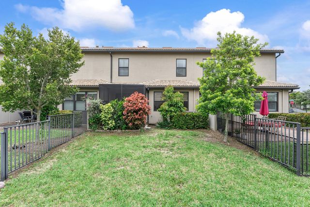 4846 San Fratello Circle, Greenacres, FL 33467