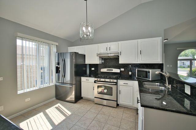 3108 141 ST Street, Blue Island, IL 60406
