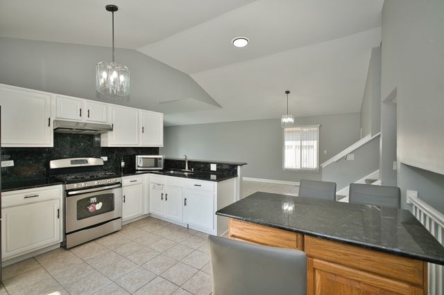 3108 141 ST Street, Blue Island, IL 60406