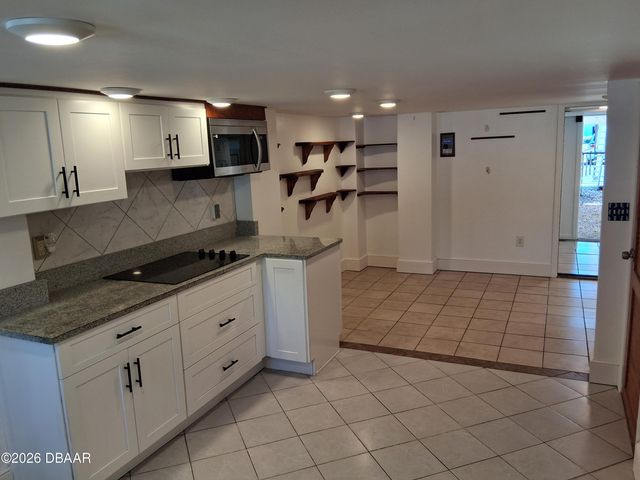 318 Riverside Drive, Holly Hill, FL 32117