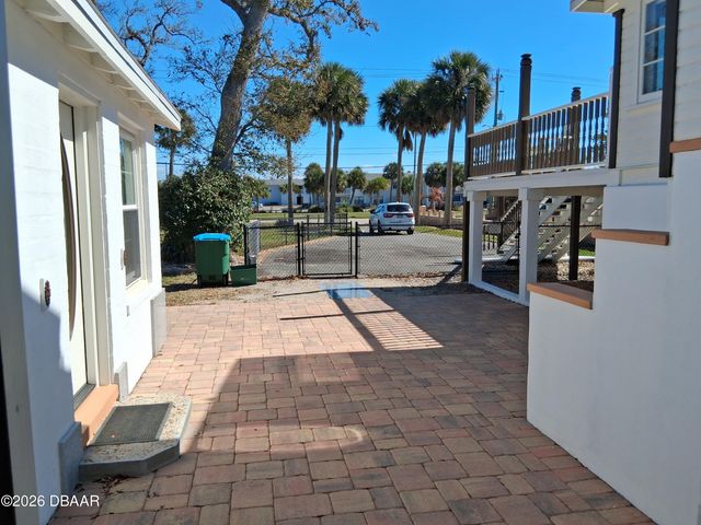 318 Riverside Drive, Holly Hill, FL 32117