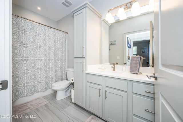 2501 Bienville Boulevard, 222, Ocean Springs, MS 39564