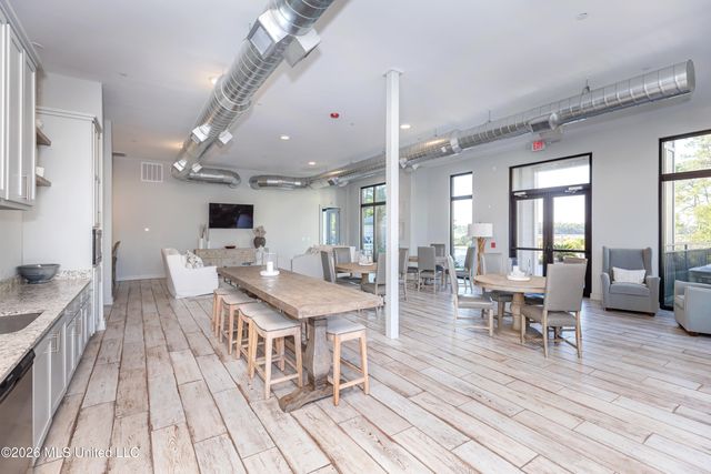 2501 Bienville Boulevard, 222, Ocean Springs, MS 39564