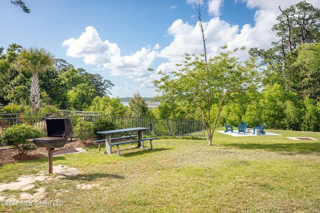 2501 Bienville Boulevard, 222, Ocean Springs, MS 39564