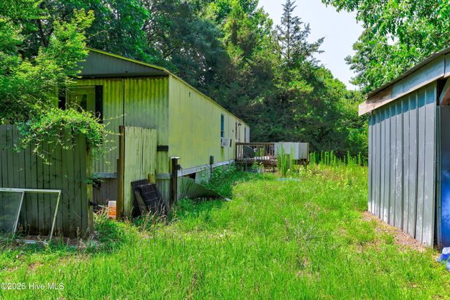 315 Messer Loop Road, Burgaw, NC 28425