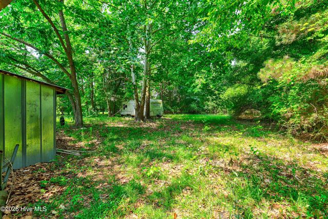 315 Messer Loop Road, Burgaw, NC 28425