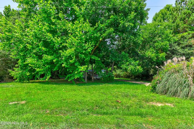 315 Messer Loop Road, Burgaw, NC 28425