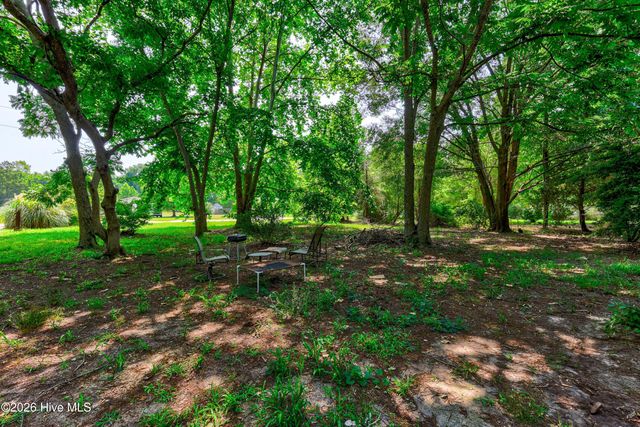 315 Messer Loop Road, Burgaw, NC 28425