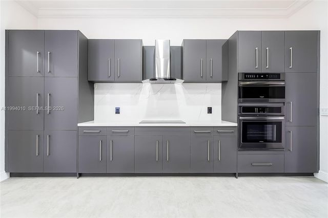 920 Captiva Dr, Hollywood, FL 33019