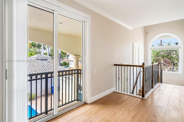 920 Captiva Dr, Hollywood, FL 33019