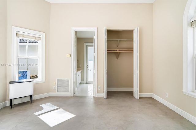 920 Captiva Dr, Hollywood, FL 33019