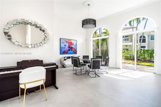 920 Captiva Dr, Hollywood, FL 33019