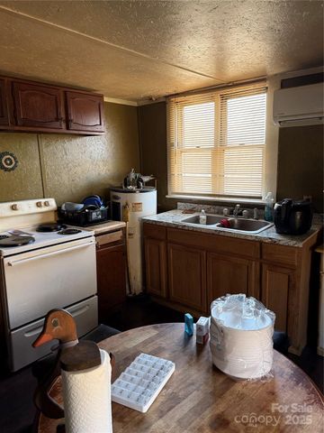 1418 Huggins Street, Statesville, NC 28677