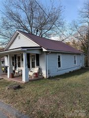 1418 Huggins Street, Statesville, NC 28677