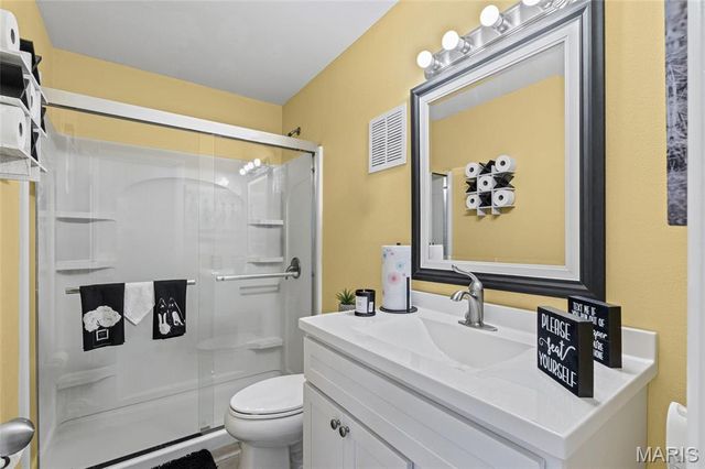 7451 Hazelcrest Drive, Hazelwood, MO 63042