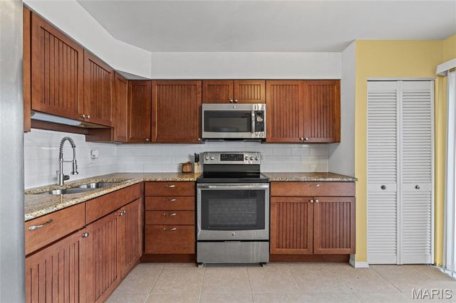 7451 Hazelcrest Drive, Hazelwood, MO 63042