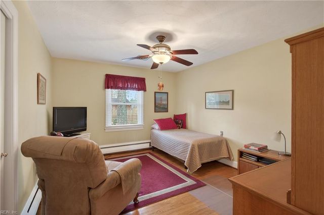 9 Fairway DR, Portsmouth, VA 23701