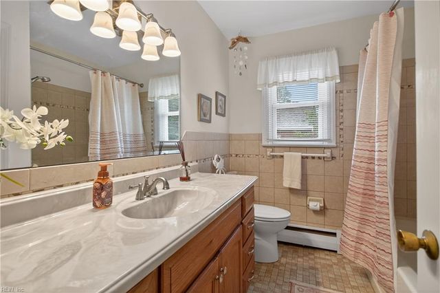 9 Fairway DR, Portsmouth, VA 23701