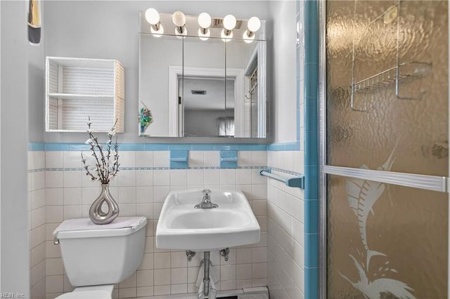 9 Fairway DR, Portsmouth, VA 23701