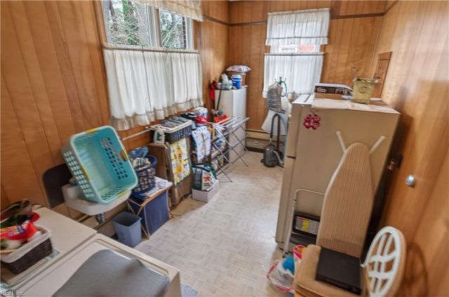 9 Fairway DR, Portsmouth, VA 23701