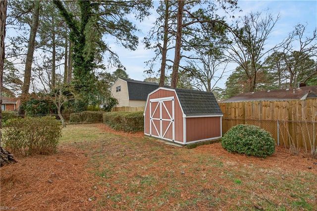 9 Fairway DR, Portsmouth, VA 23701