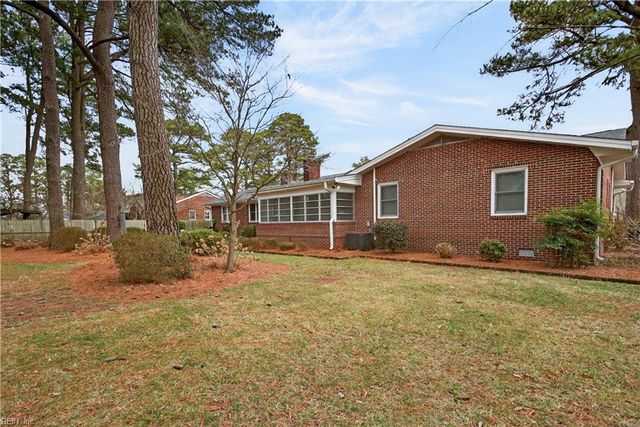 9 Fairway DR, Portsmouth, VA 23701