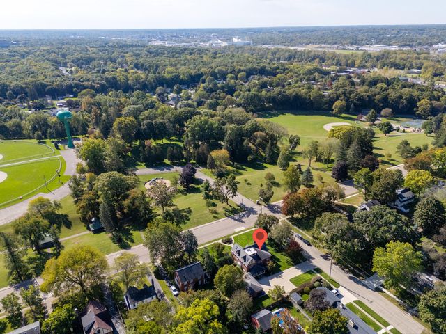 405 Park Avenue, Parchment, MI 49004