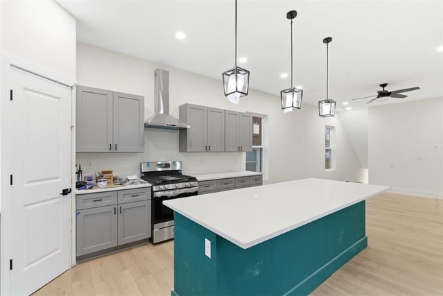 1361 Hawthorne St, Stanton Heights, PA 15201