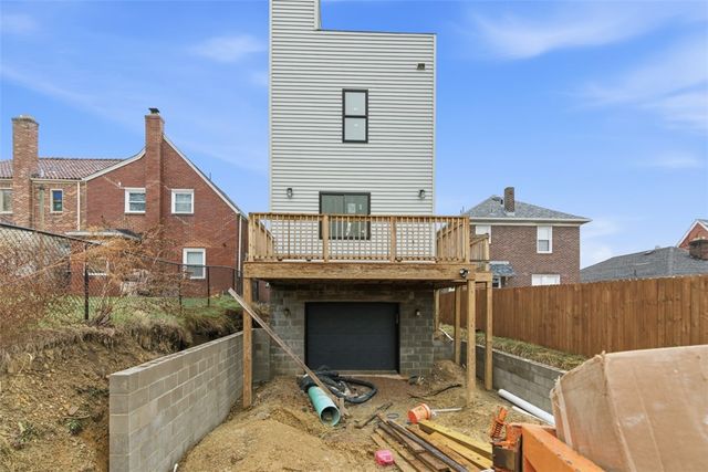 1361 Hawthorne St, Stanton Heights, PA 15201