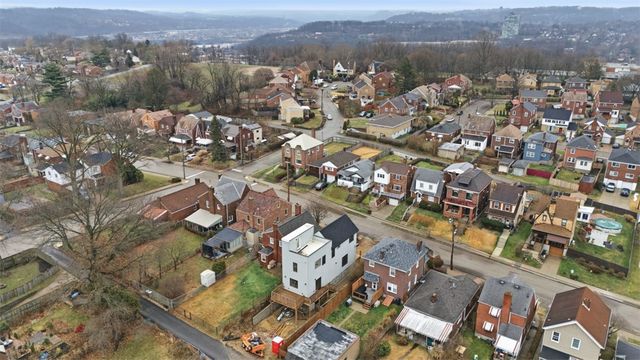 1361 Hawthorne St, Stanton Heights, PA 15201