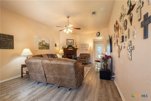 1180 Squire Drive, Belton, TX 76513