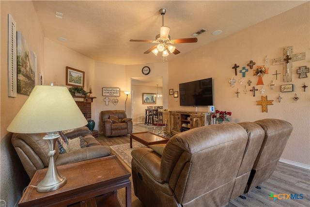 1180 Squire Drive, Belton, TX 76513