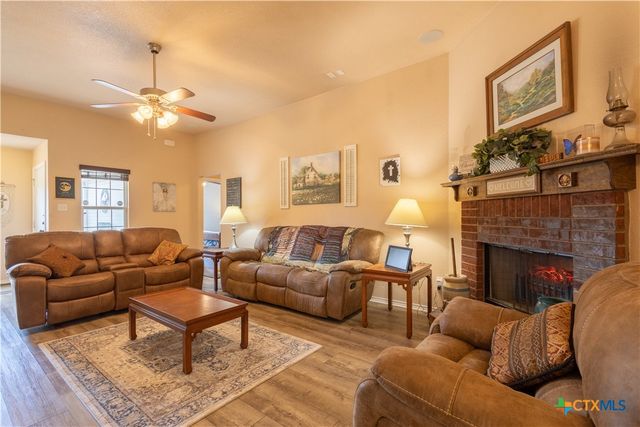1180 Squire Drive, Belton, TX 76513