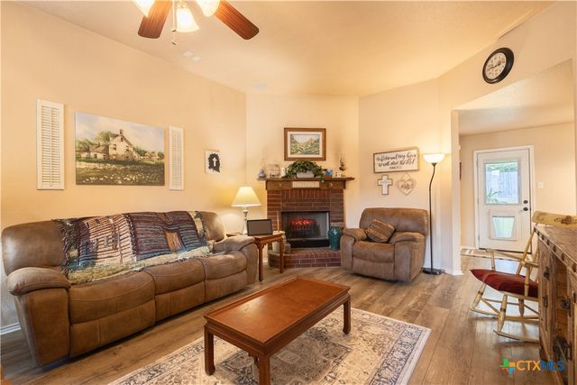 1180 Squire Drive, Belton, TX 76513