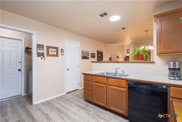 1180 Squire Drive, Belton, TX 76513