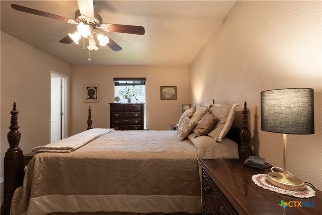 1180 Squire Drive, Belton, TX 76513