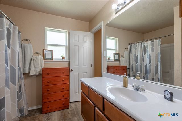 1180 Squire Drive, Belton, TX 76513