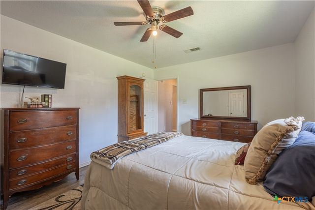 1180 Squire Drive, Belton, TX 76513