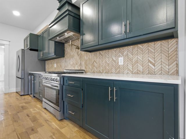 1209 Kings Highway, Dallas, TX 75208