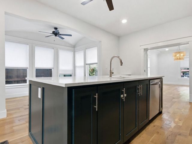 1209 Kings Highway, Dallas, TX 75208