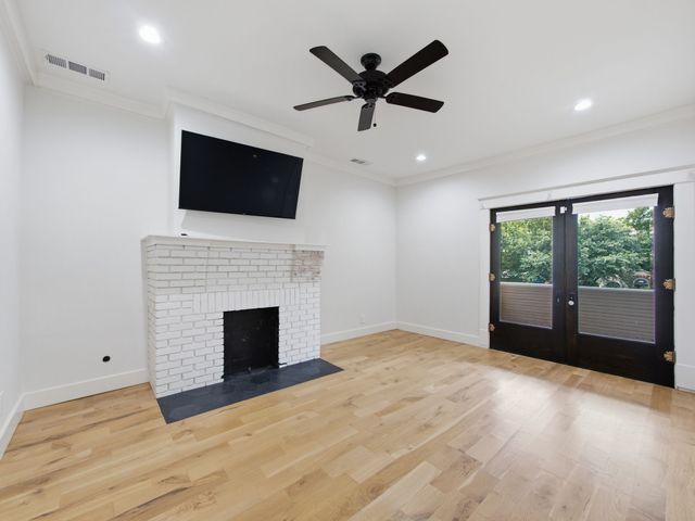 1209 Kings Highway, Dallas, TX 75208