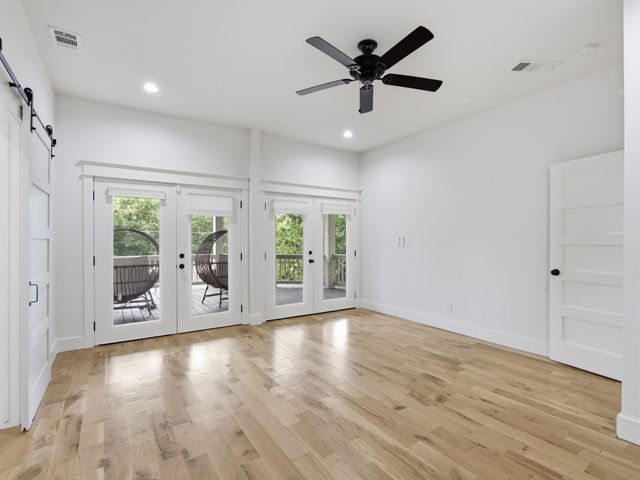 1209 Kings Highway, Dallas, TX 75208
