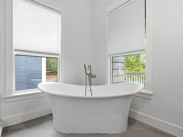 1209 Kings Highway, Dallas, TX 75208