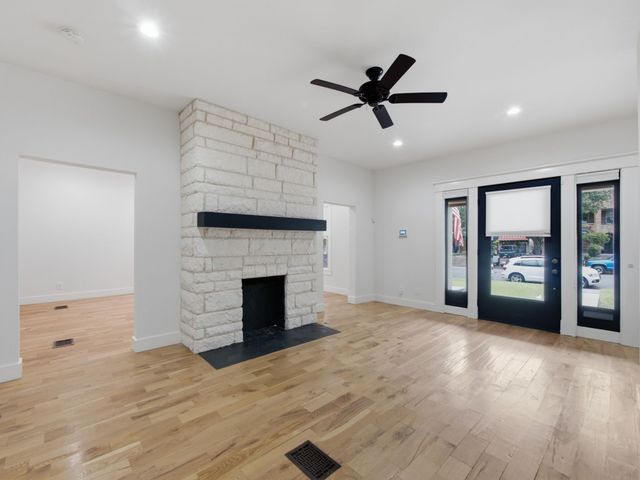 1209 Kings Highway, Dallas, TX 75208