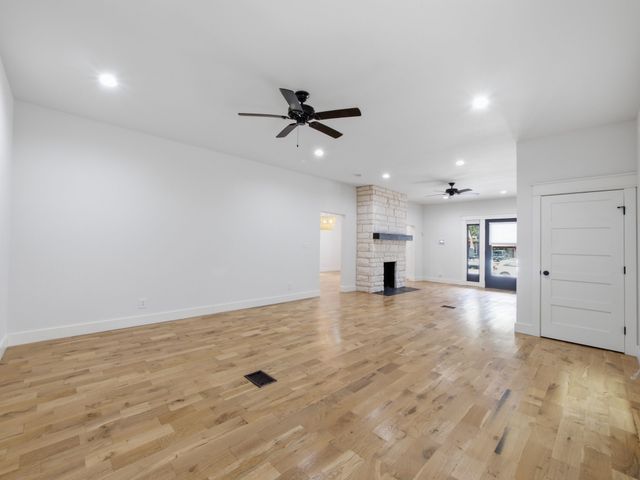 1209 Kings Highway, Dallas, TX 75208