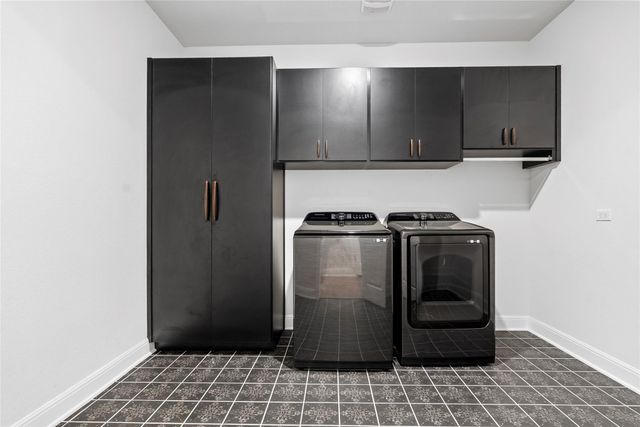 177 Running Bird RD, Austin, TX 78737