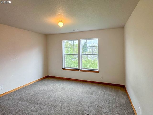 509 S REDWOOD St, Canby, OR 97013